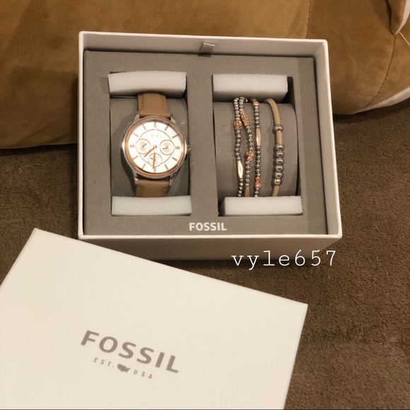 Fossil Leather Watch And Jewelry Gift 